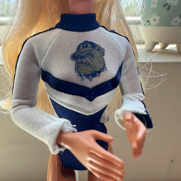 University Barbie Georgetown University Cheerleader Doll 1996 Mattel 17749 - Picture 7 of 13